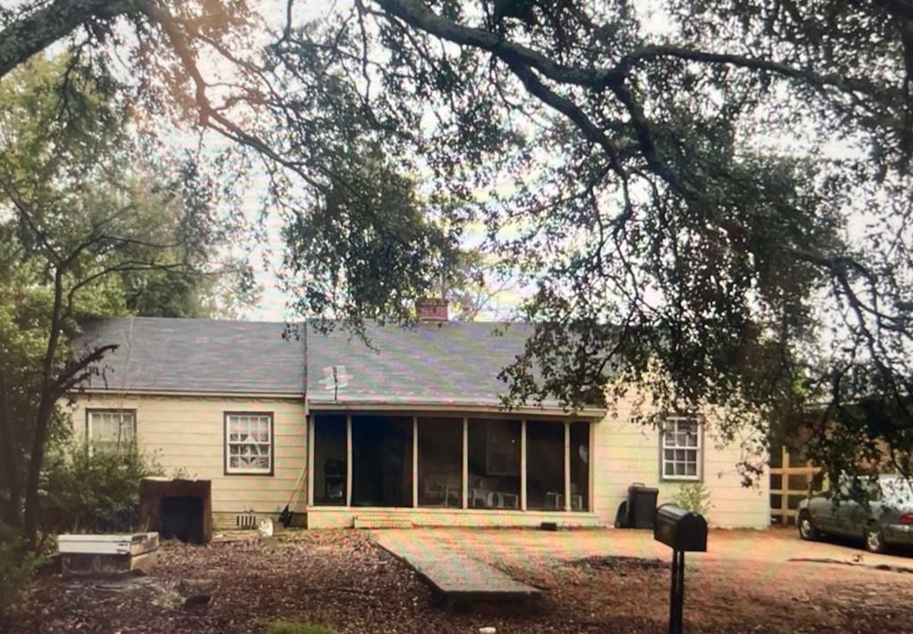 Property Photo:  1103 Sixth Avenue  GA 31707 