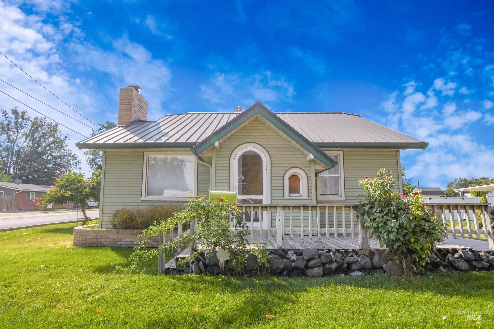 Property Photo: 303 Lone Star Rd ID 83651