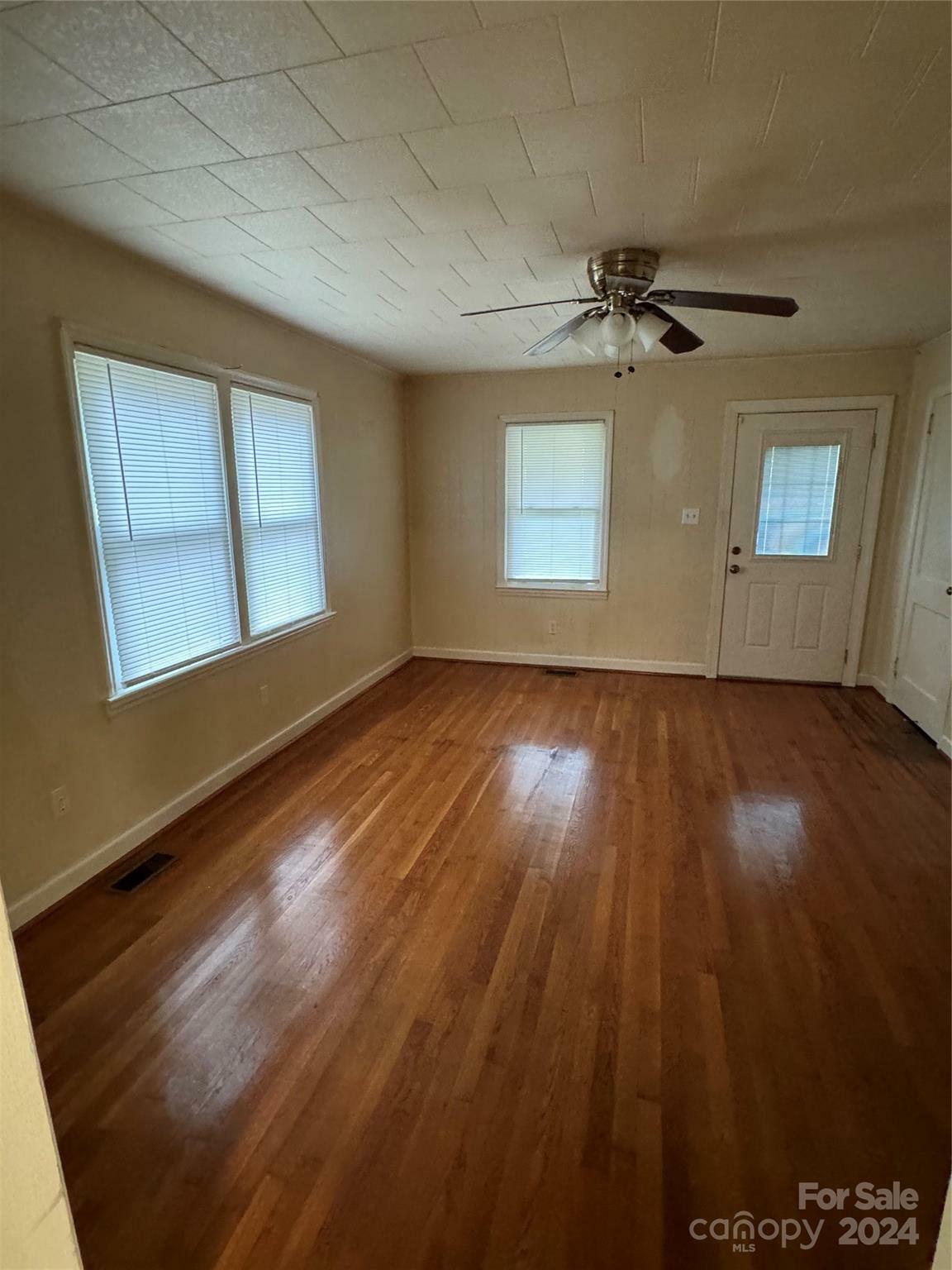 Property Photo:  906 N Flint Street  NC 28092 