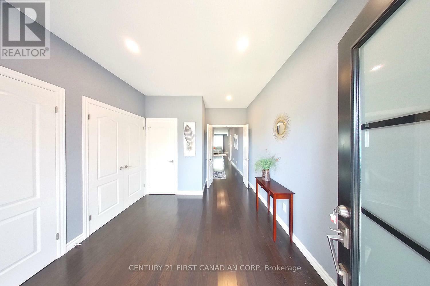 Property Photo:  2064 Tribalwood Street  ON N6G 0J2 