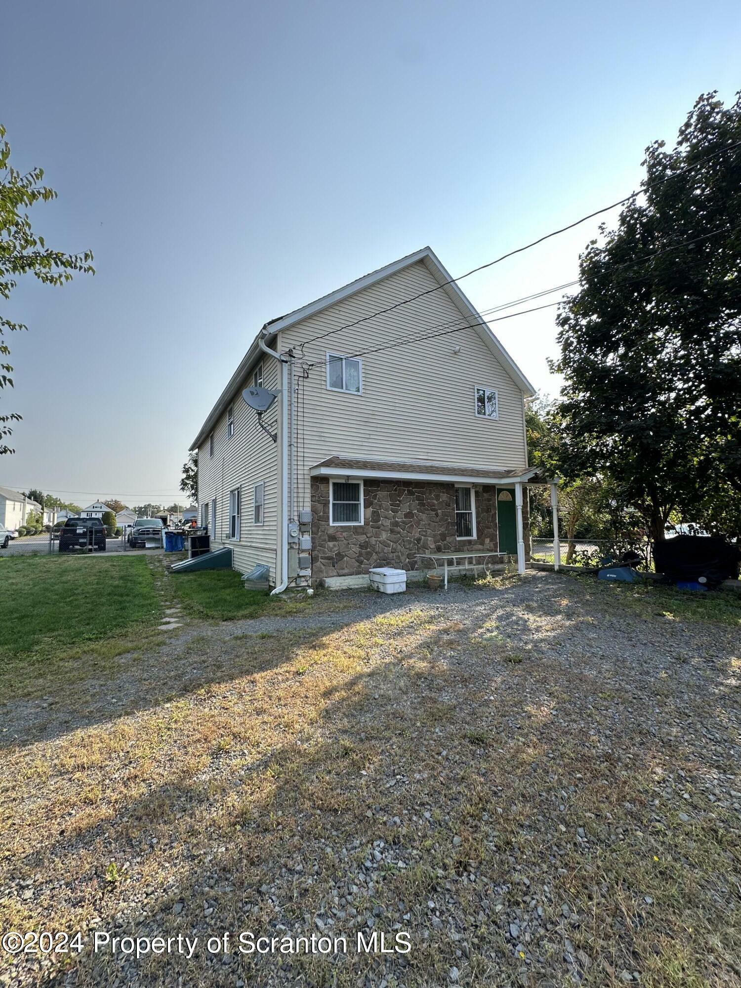 Property Photo:  112 116 Grant Street  PA 18447 