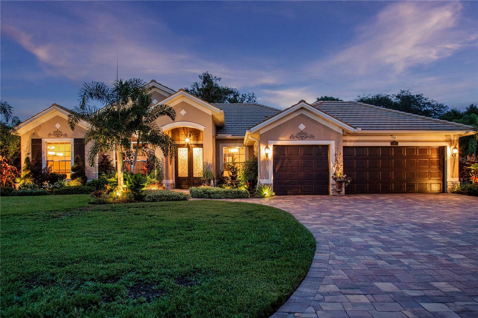 Property Photo:  319 Blackbird Court  FL 34212 