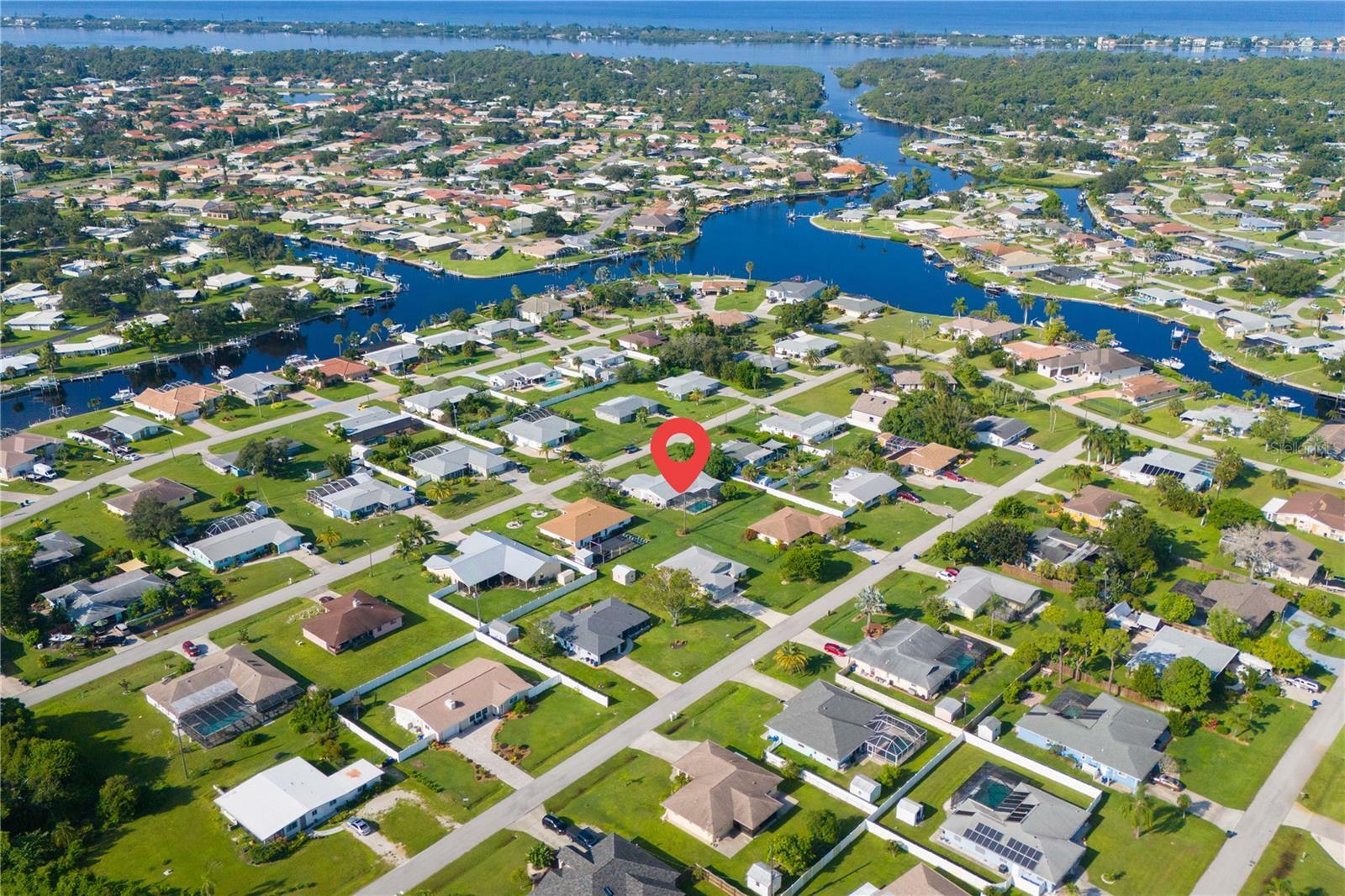 Property Photo:  1358 Leawood Road  FL 34223 