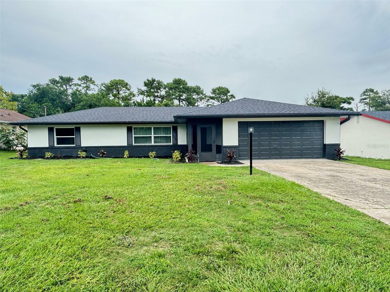 Property Photo:  260 S Fairbairn Drive  FL 32725 