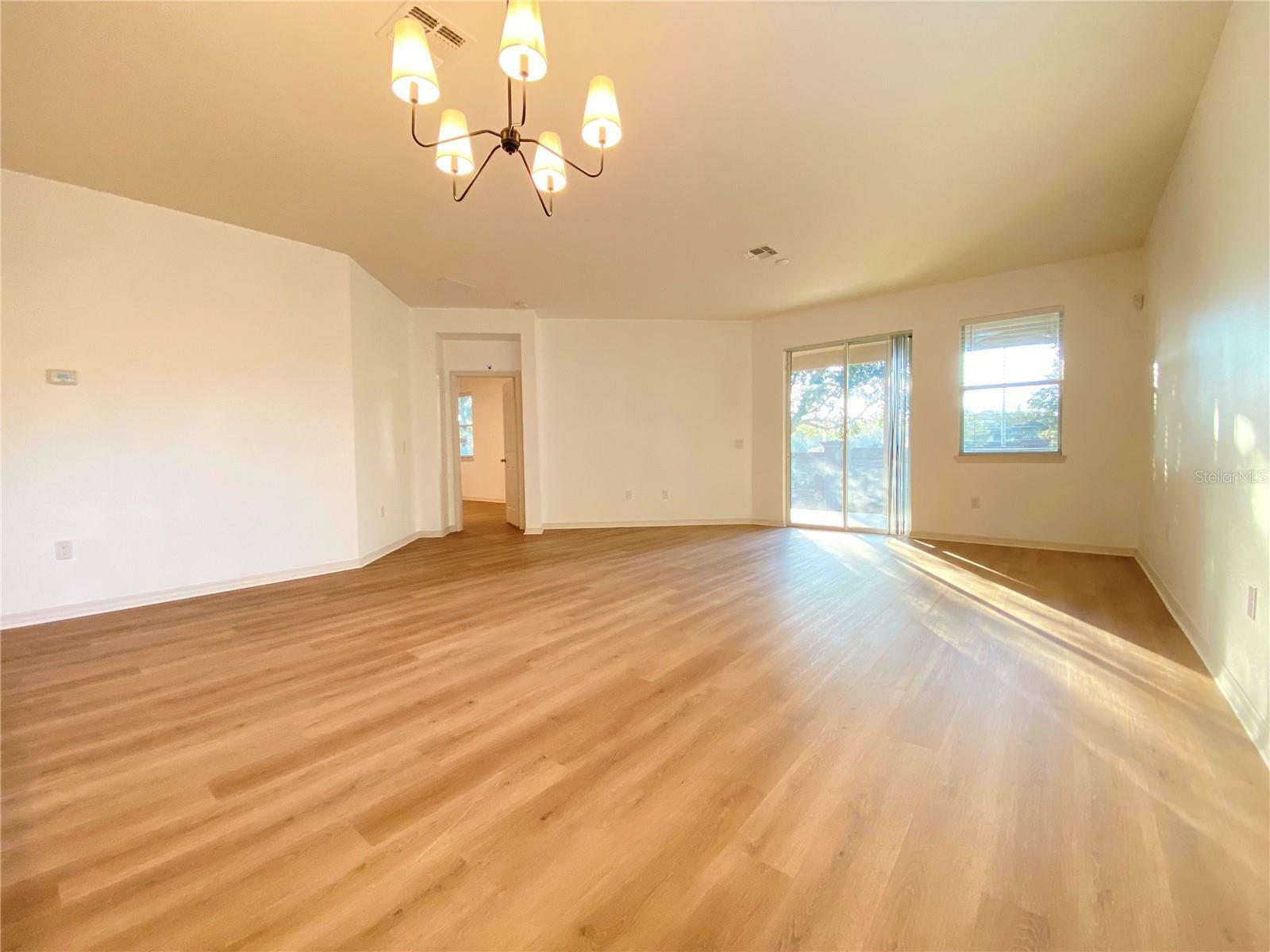 Property Photo: 11844 Thatcher Avenue FL 32836