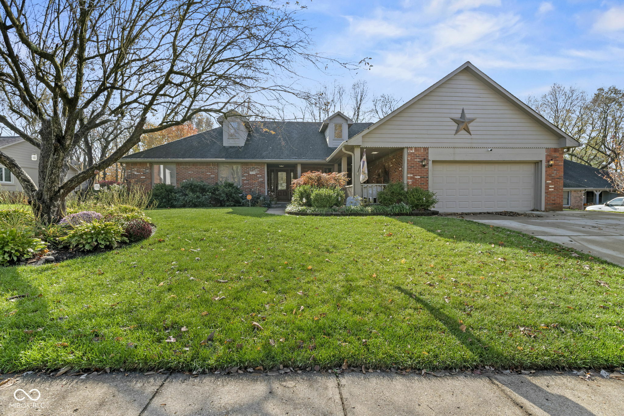 1737 Friendship Drive  Indianapolis IN 46217 photo