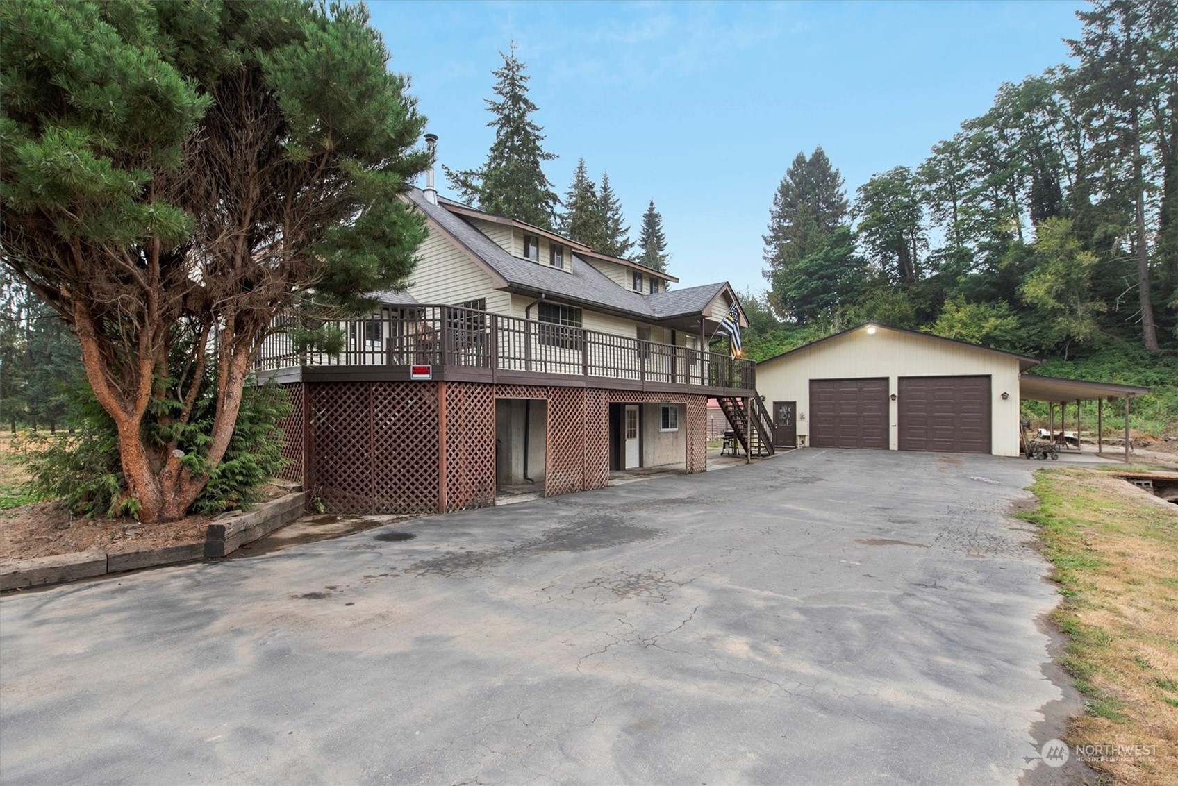 Property Photo:  140 Evergreen Road  WA 98626 