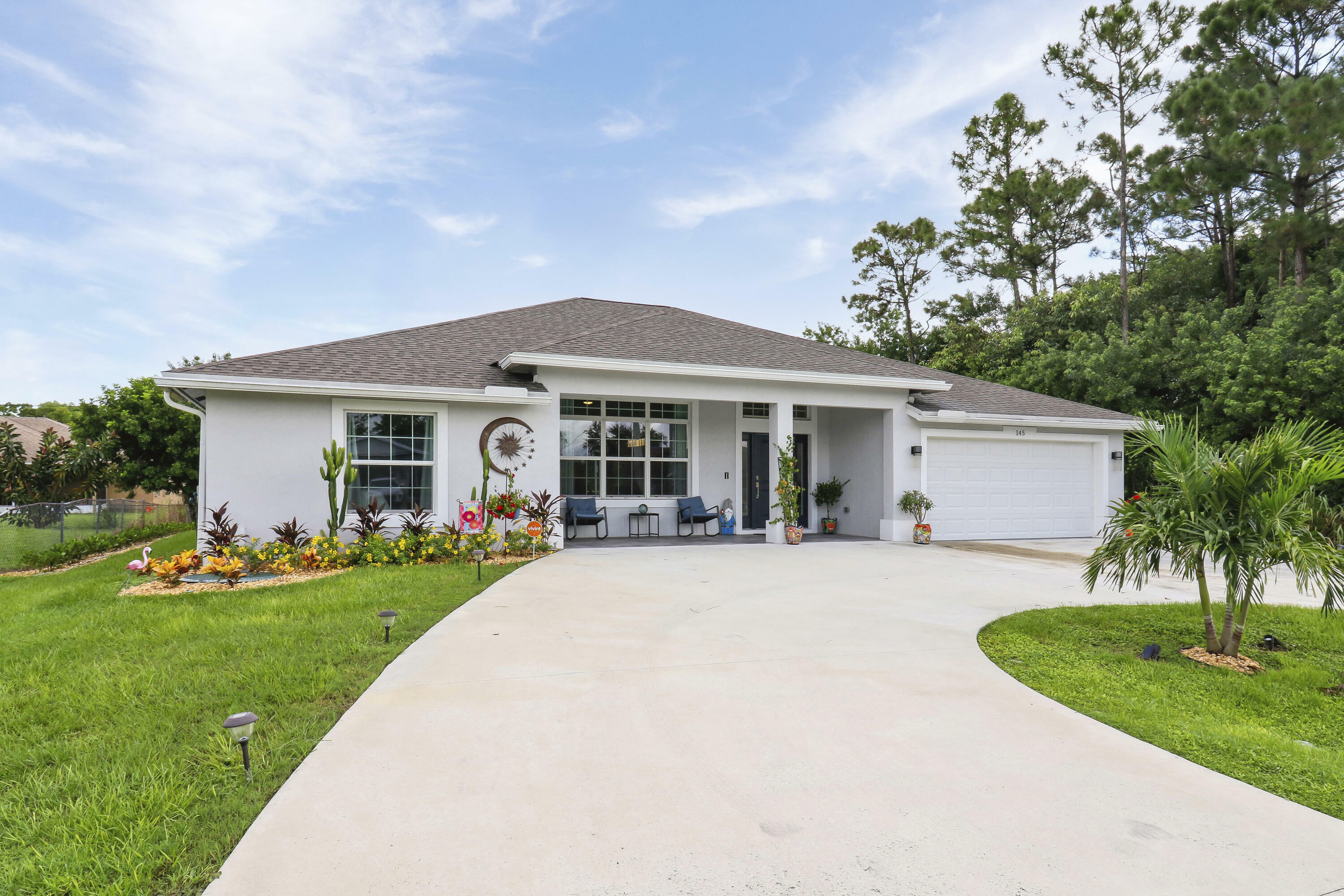 Property Photo:  145 SW Oakridge Drive  FL 34984 