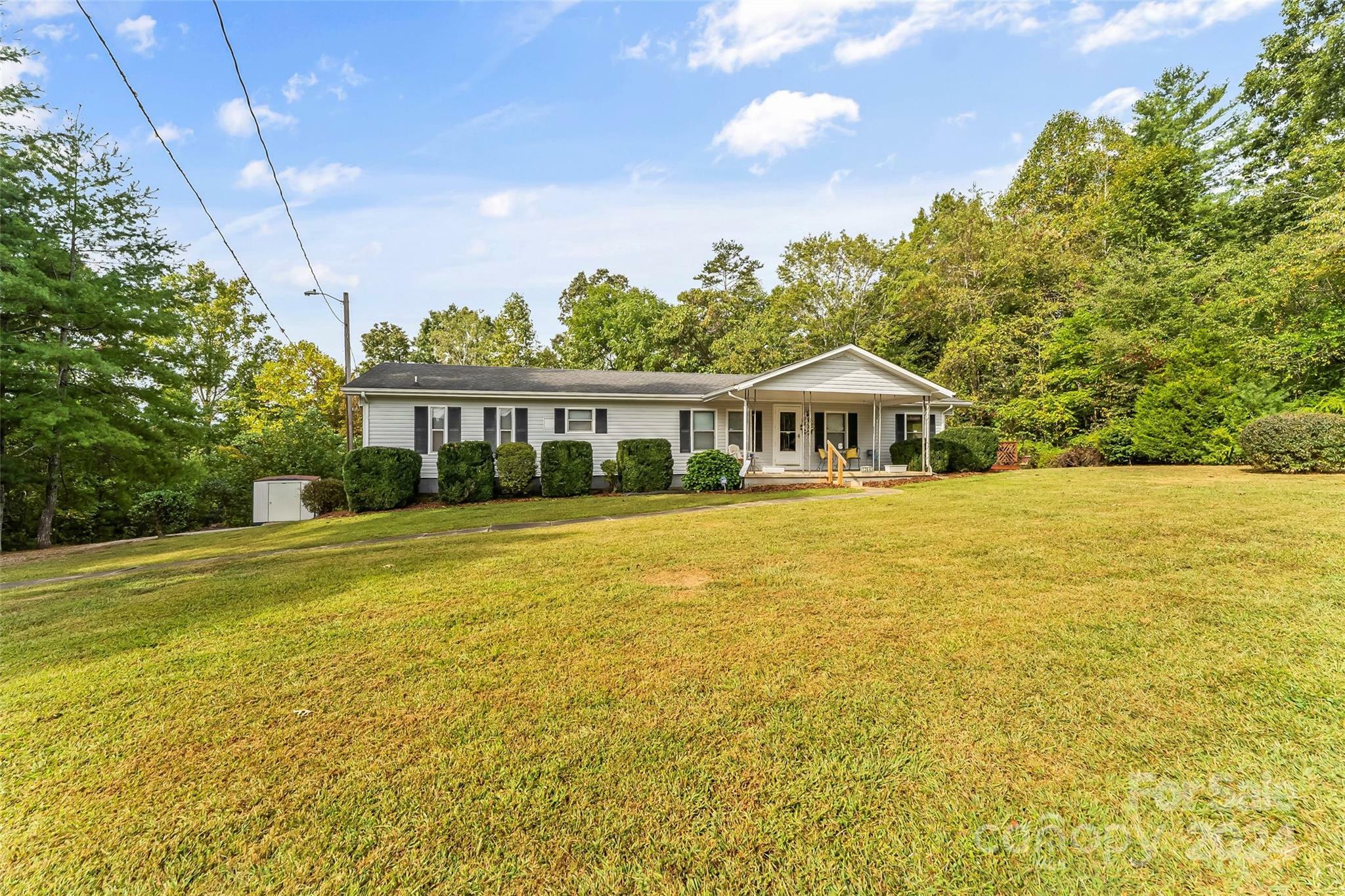 Property Photo:  1364 Deacon Drive  NC 28752 