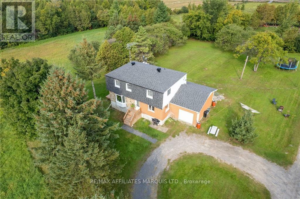 Property Photo:  20867 County Road 10 Road  ON K0C 1A0 