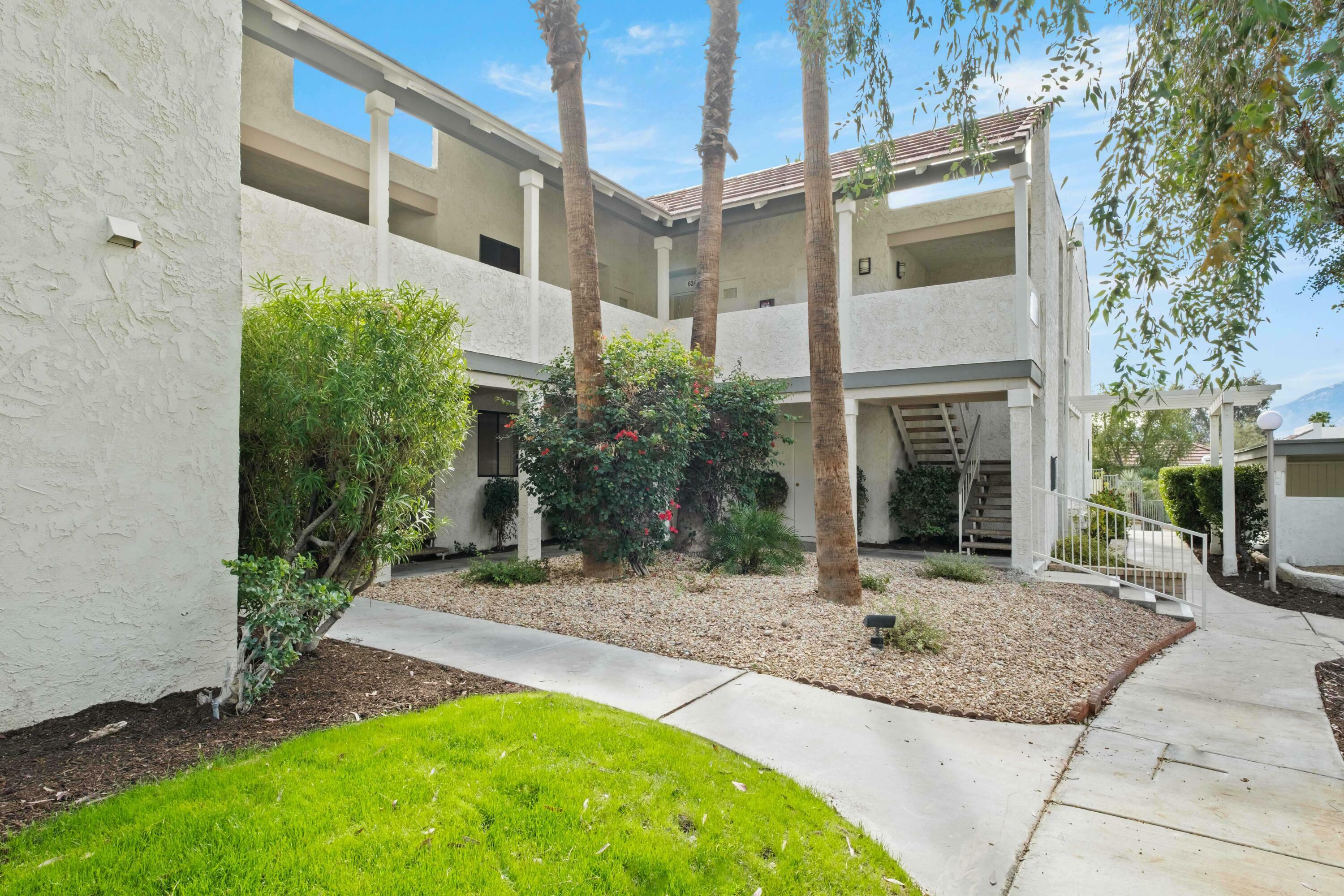 Property Photo:  413 E Via Escuela 611  CA 92262 