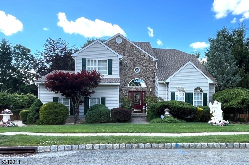 Property Photo:  6 Magnolia Court  NJ 07876 