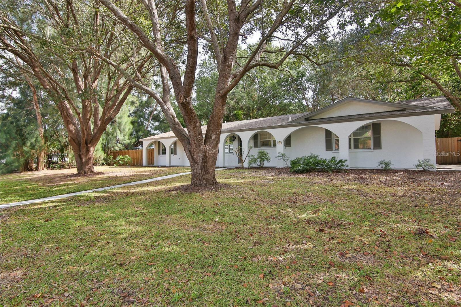 Property Photo:  2912 Pinecrest Way  FL 34239 