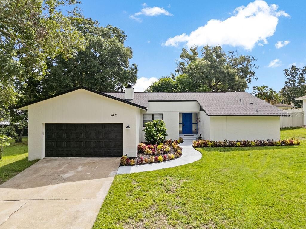 Property Photo:  607 Hattaway Drive  FL 32701 