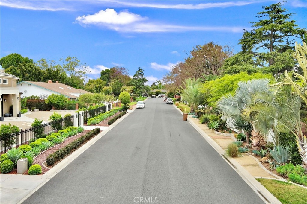 Property Photo:  9462 Hillview Road  CA 92804 