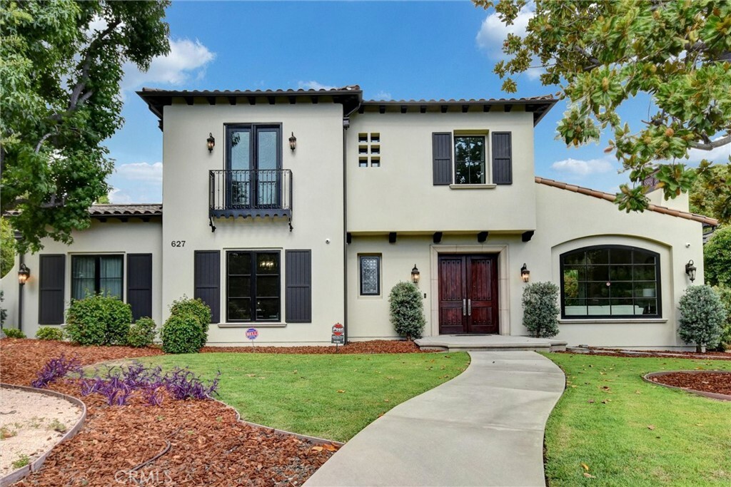 Property Photo: 627 Hampton Road CA 91006
