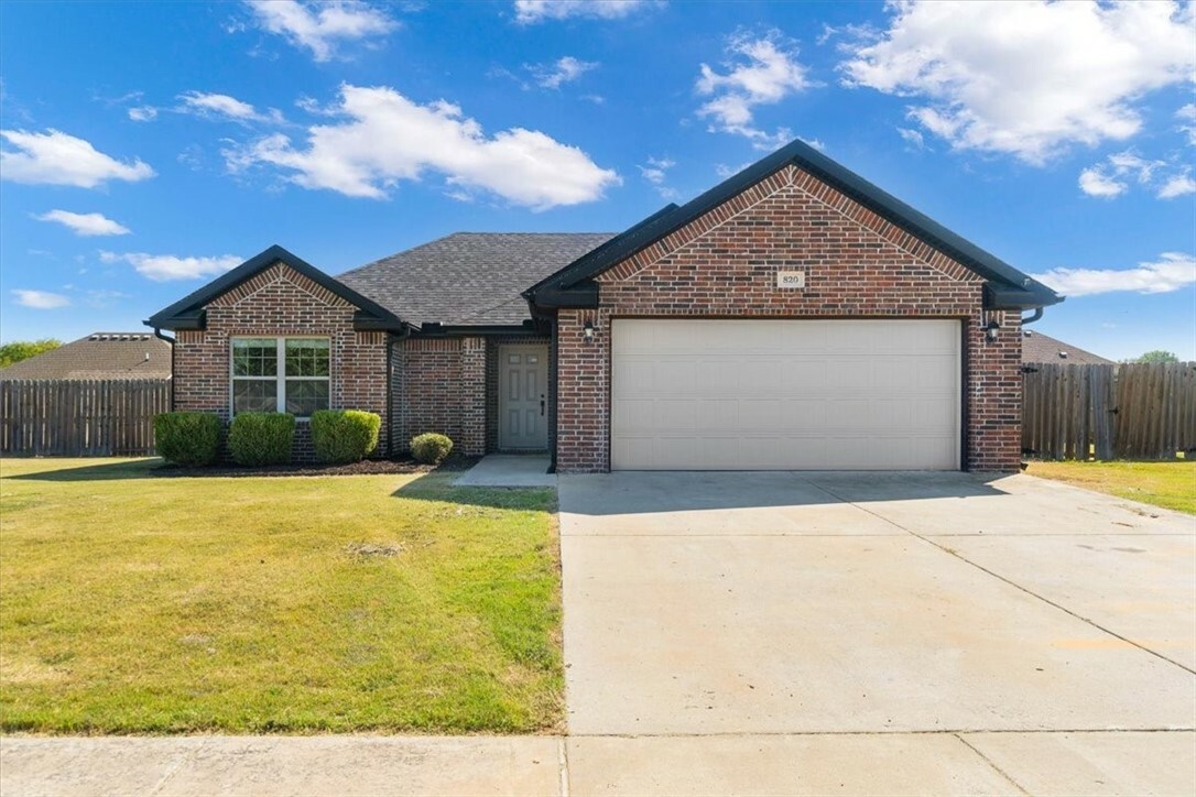 Property Photo:  820 Washburn Drive  AR 72751 