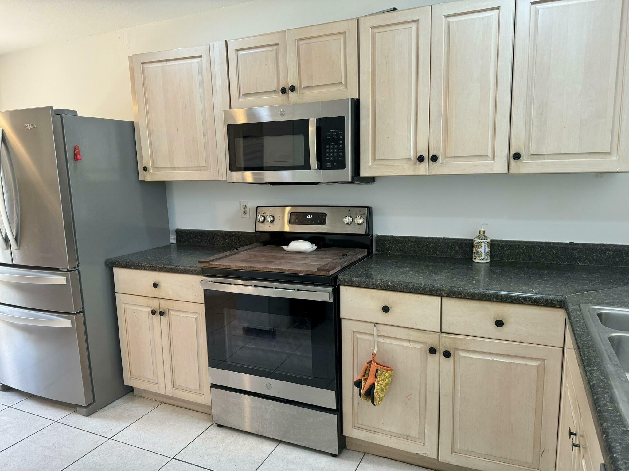 Property Photo:  7139 Woodmont Way  FL 33321 