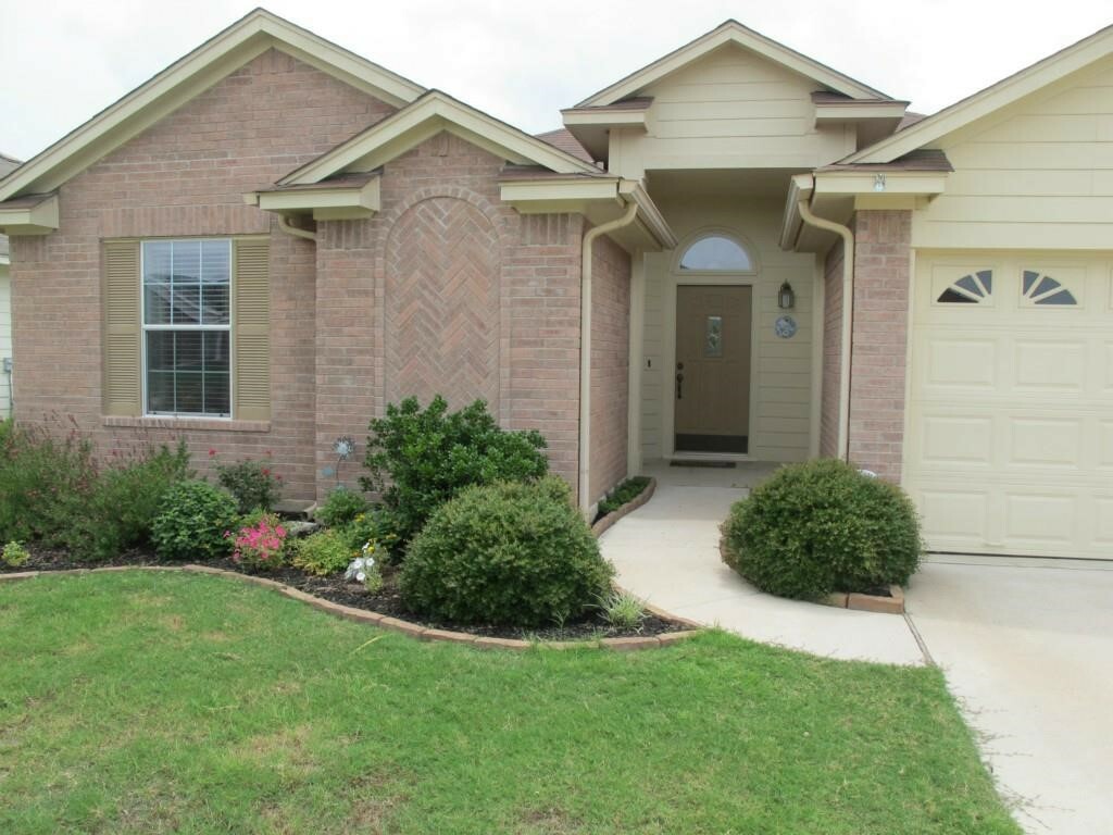 Property Photo:  1544 Kenneys Way  TX 78665 