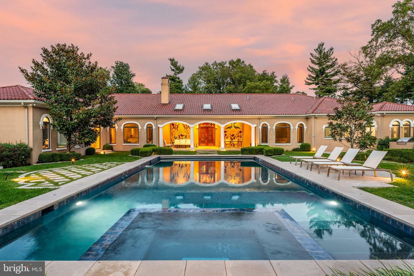 Property Photo: 1100 Ginkgo Lane PA 19035