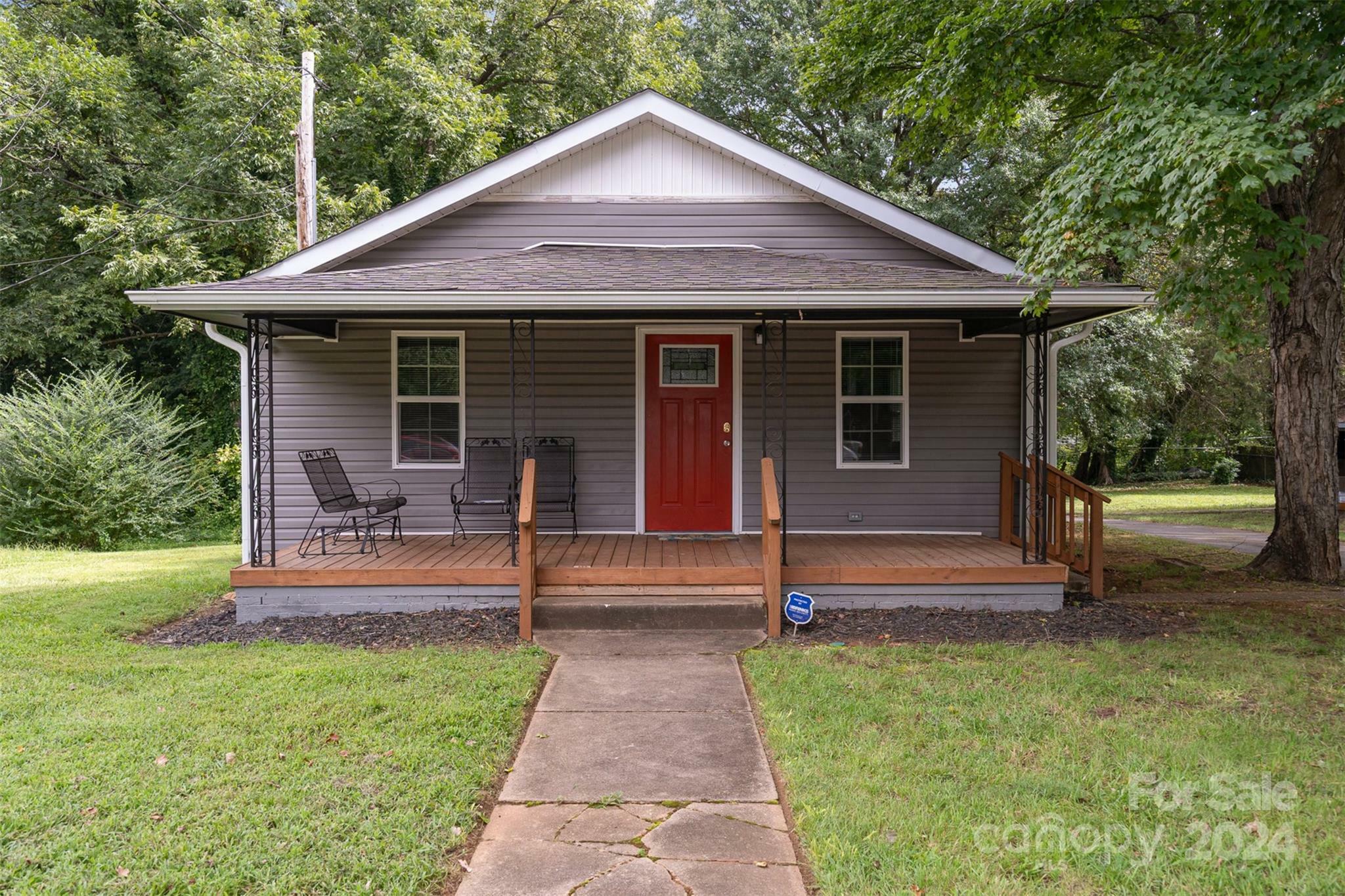 Property Photo:  523 Woodlawn Drive  NC 28677 