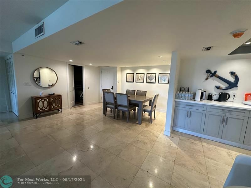 Property Photo:  4900 N Ocean Blvd 605  FL 33308 