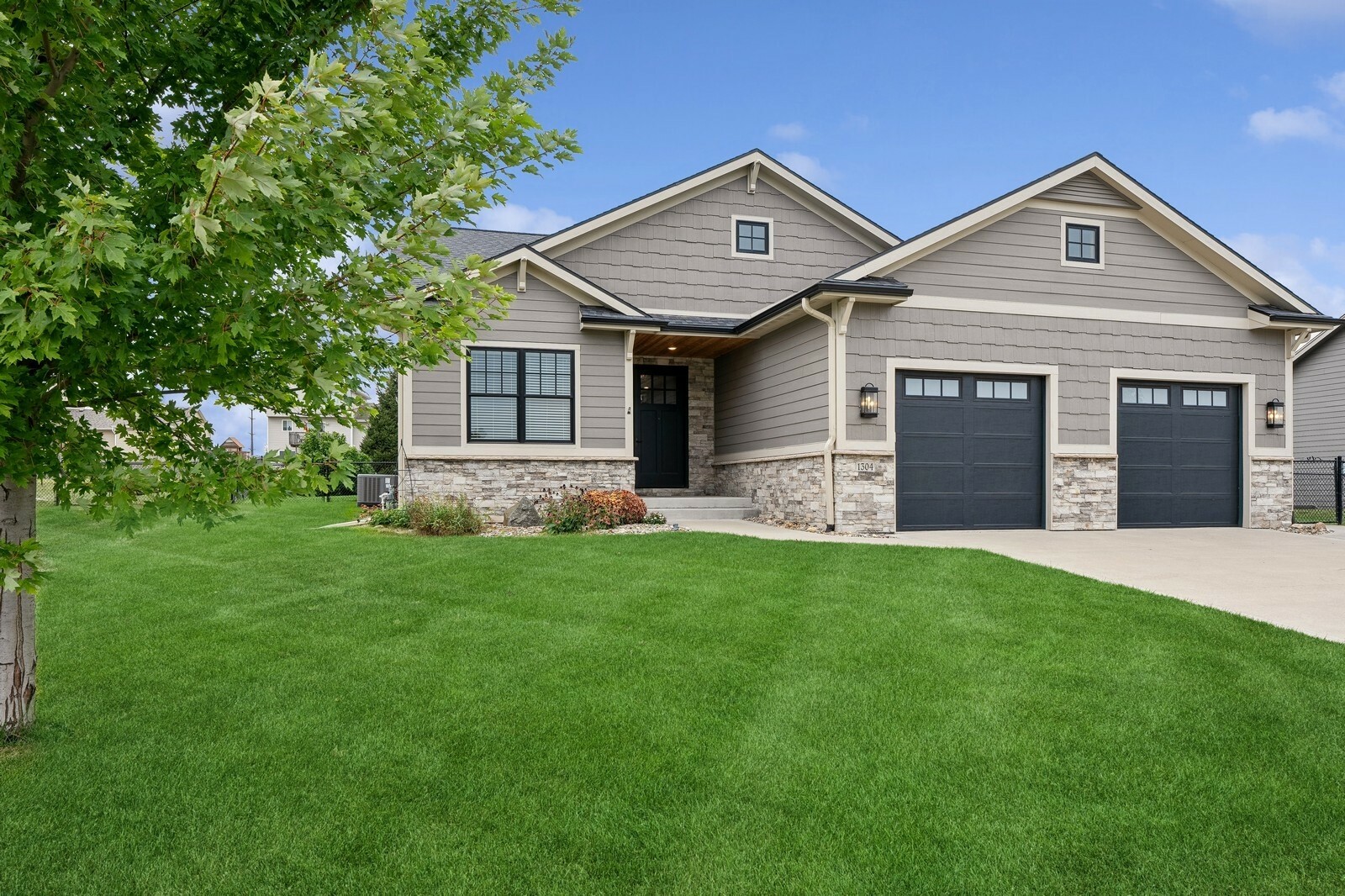 Property Photo:  1304 25th Avenue SW  IA 50009 