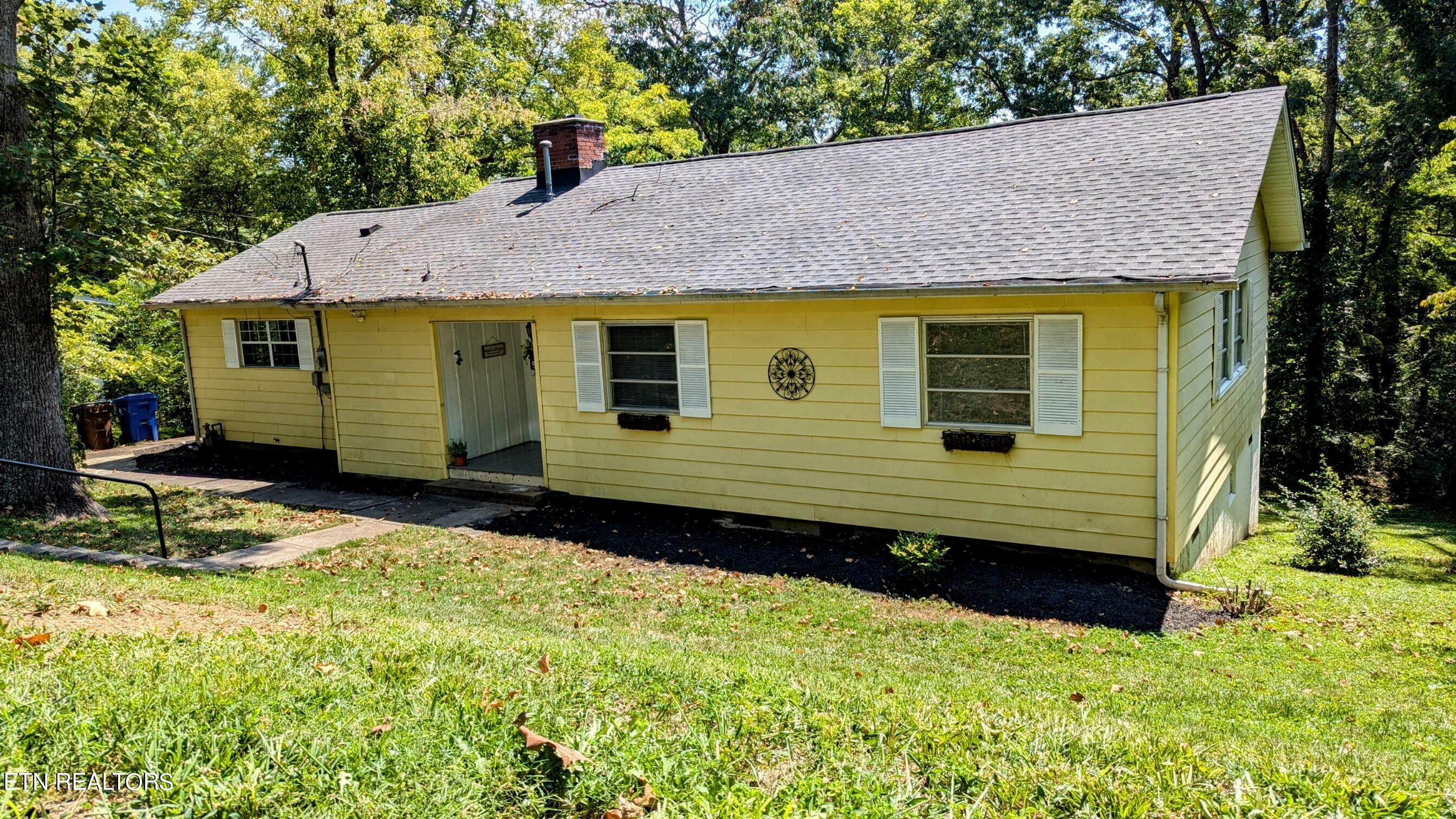 Property Photo:  521 Delaware Ave  TN 37830 