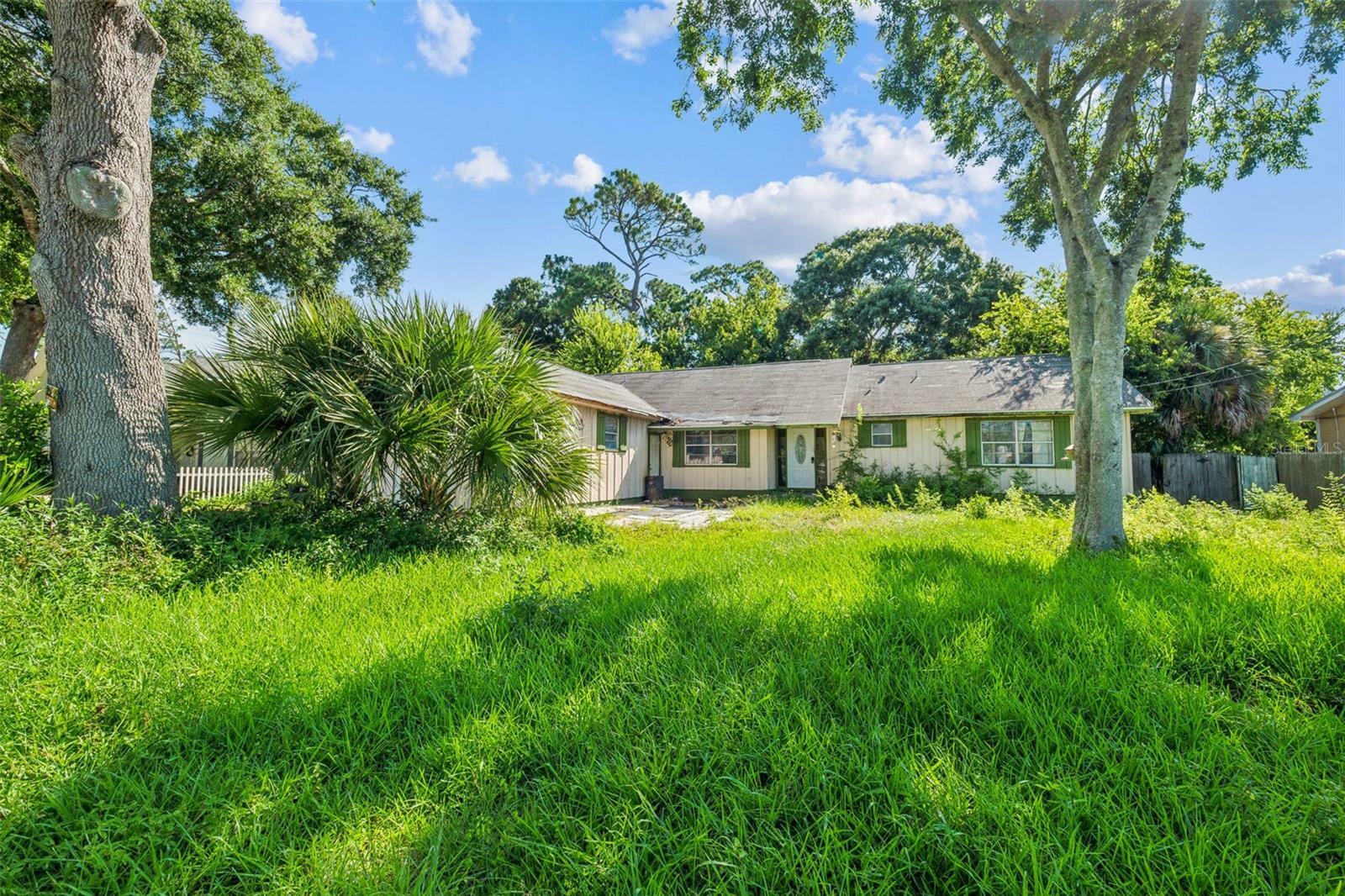 Property Photo:  1511 Center Avenue  FL 32117 