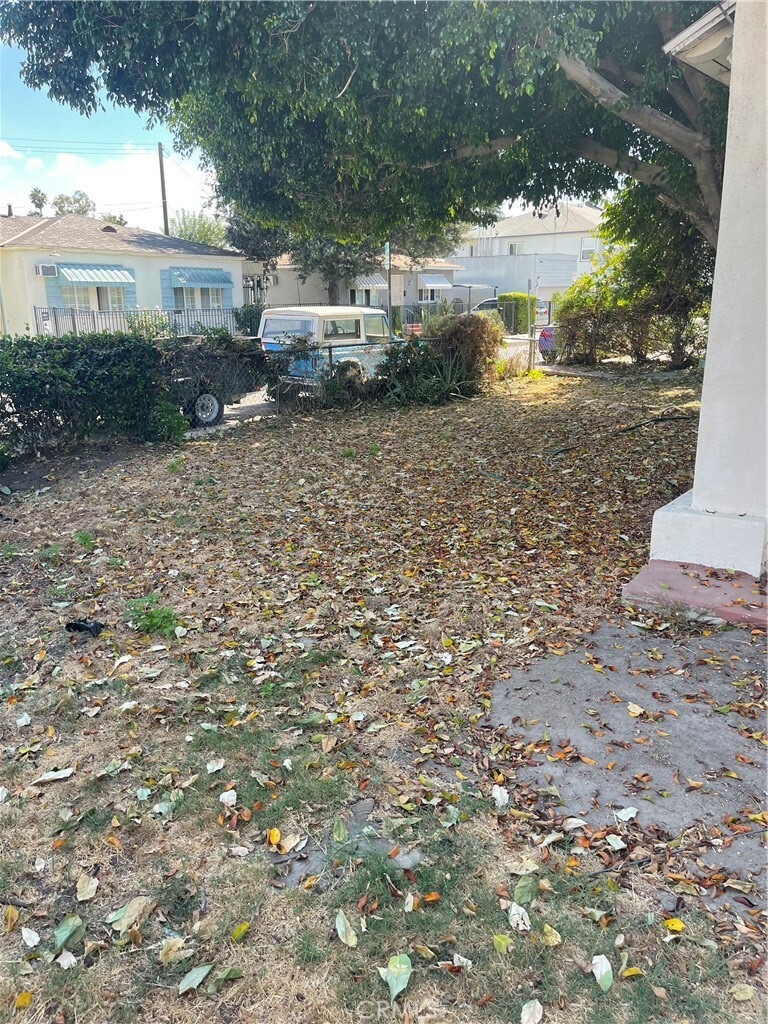 Property Photo:  11338 Collins Street  CA 91601 