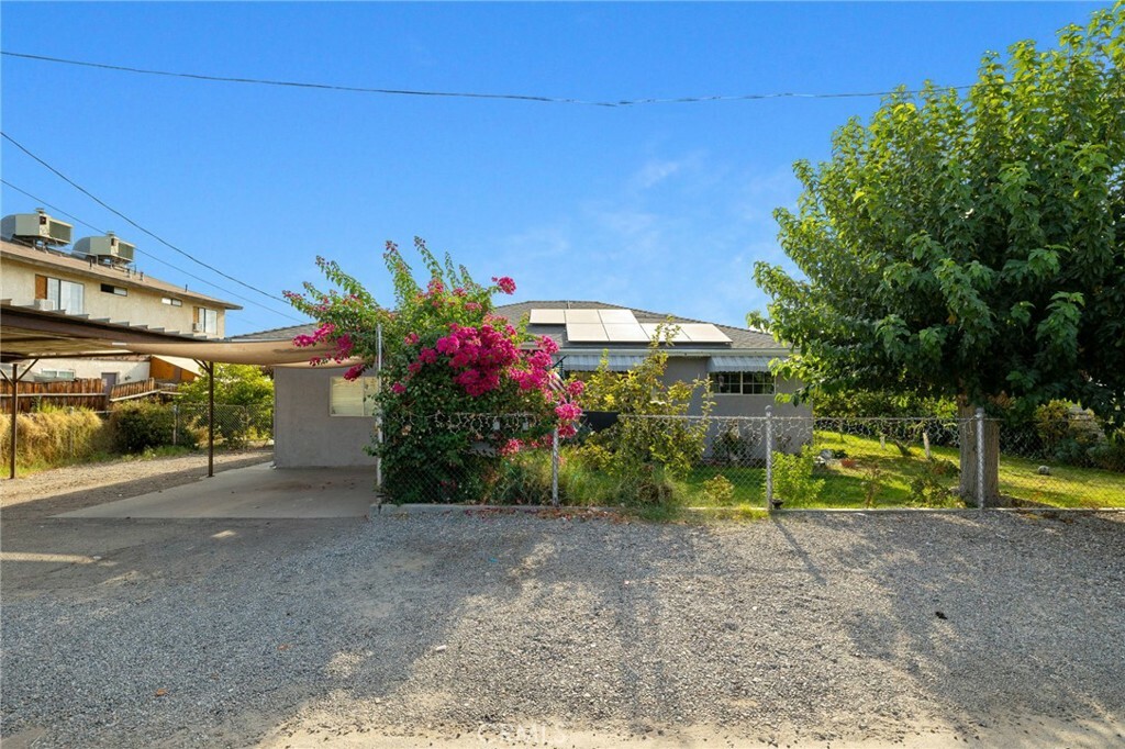 Property Photo:  304 Adams Street  CA 93268 