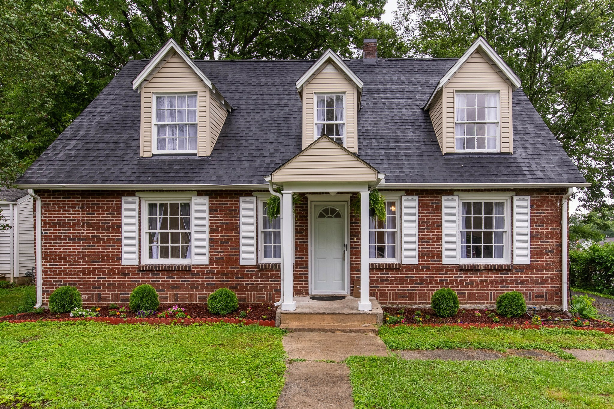 Property Photo:  845 Walnut St  TN 37115 