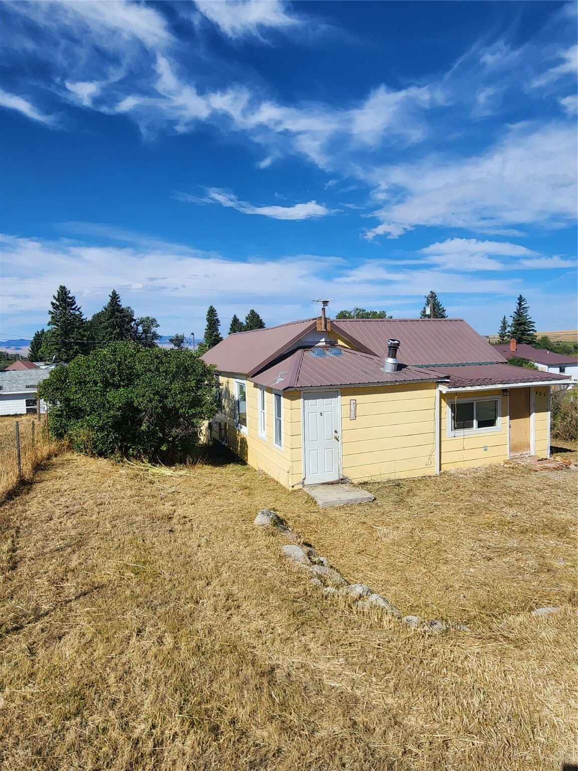 Property Photo:  405 1st Avenue NE  MT 59645 