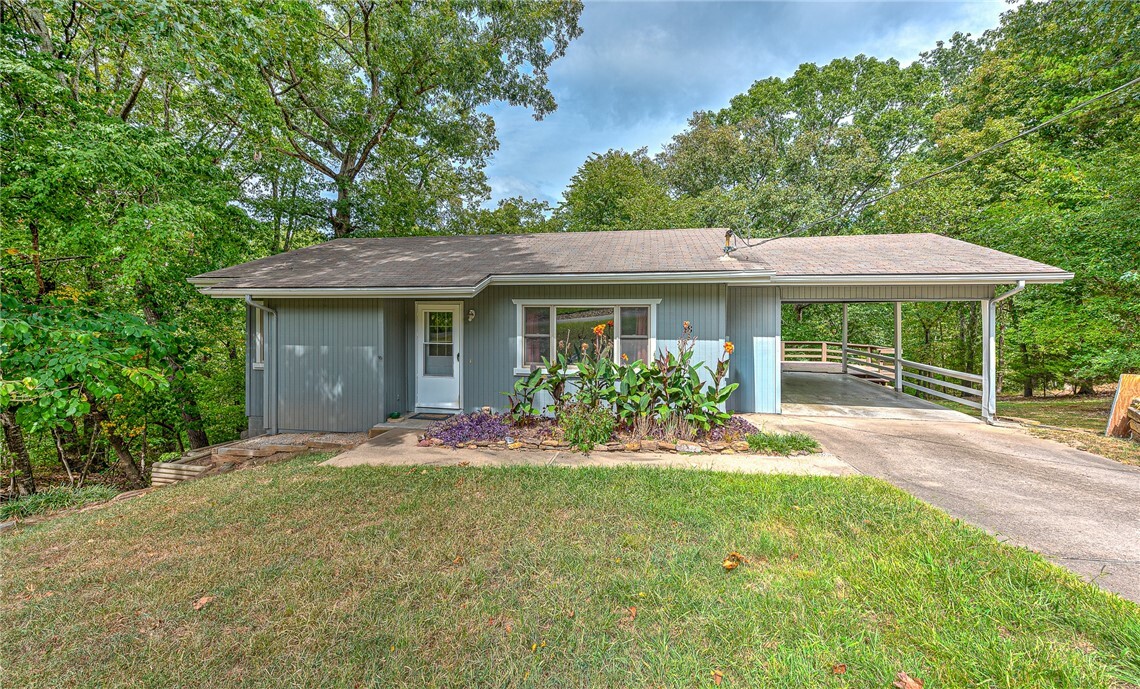 Property Photo:  18 Bolton Lane  AR 72715 