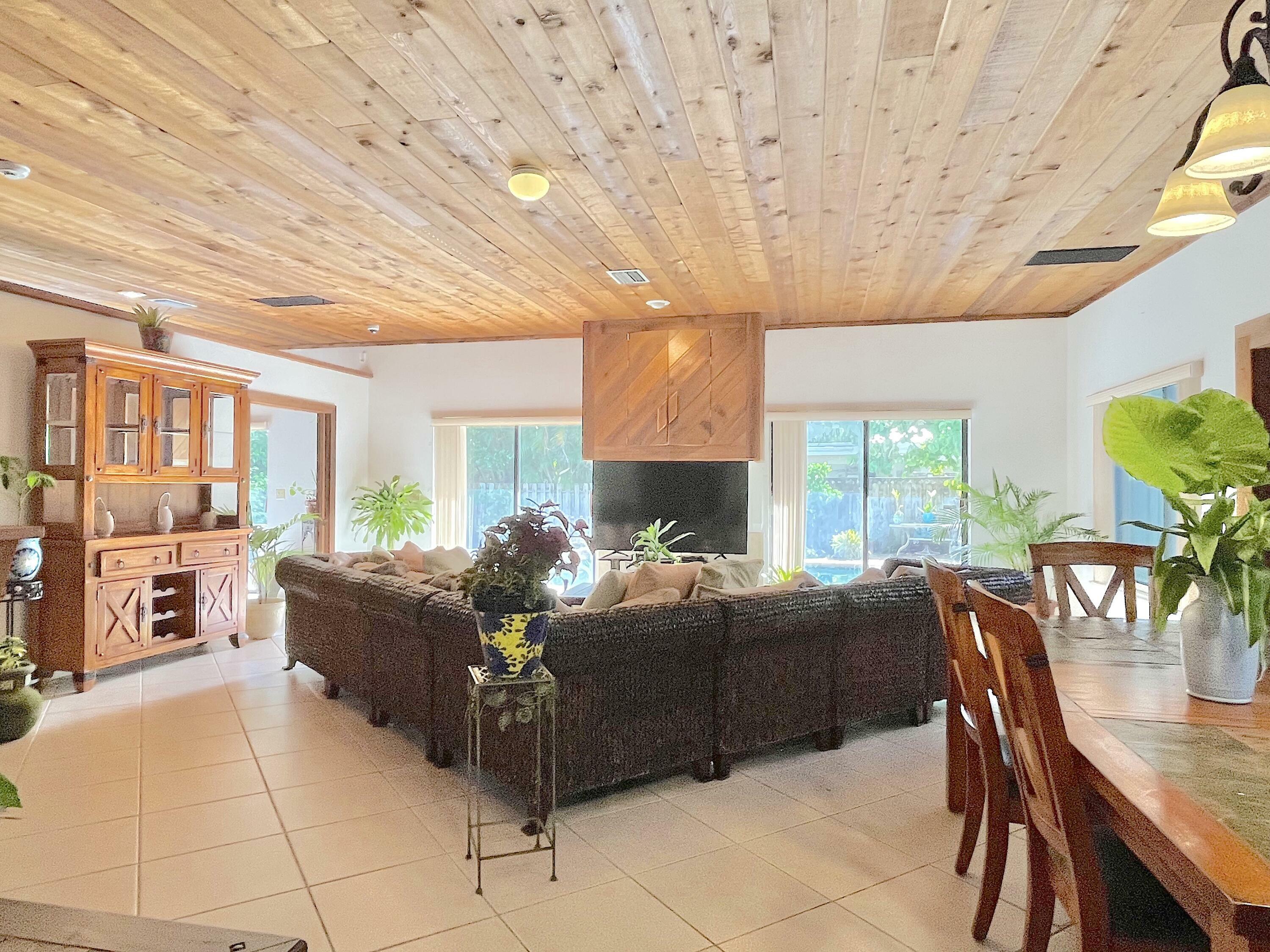 Property Photo:  50 SE Olive Way  FL 33432 