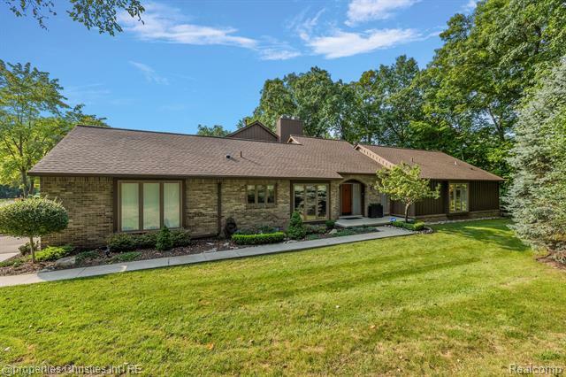 Property Photo: 30985 Timberbrook Lane MI 48025