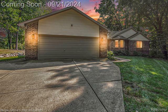 Property Photo: 912 Wildbrook Lane MI 48362