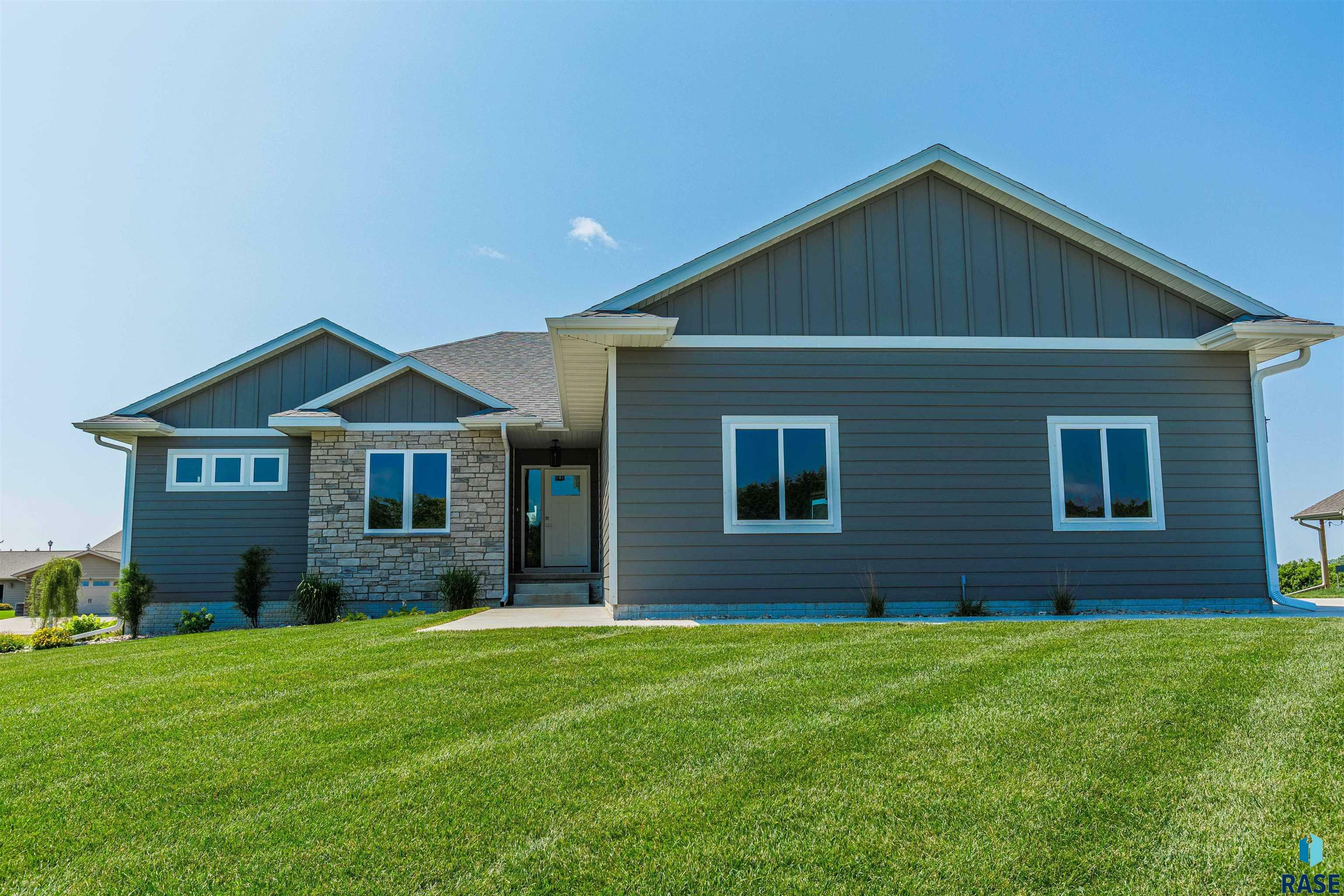 Property Photo: 204 S 15th Ave IA 51246