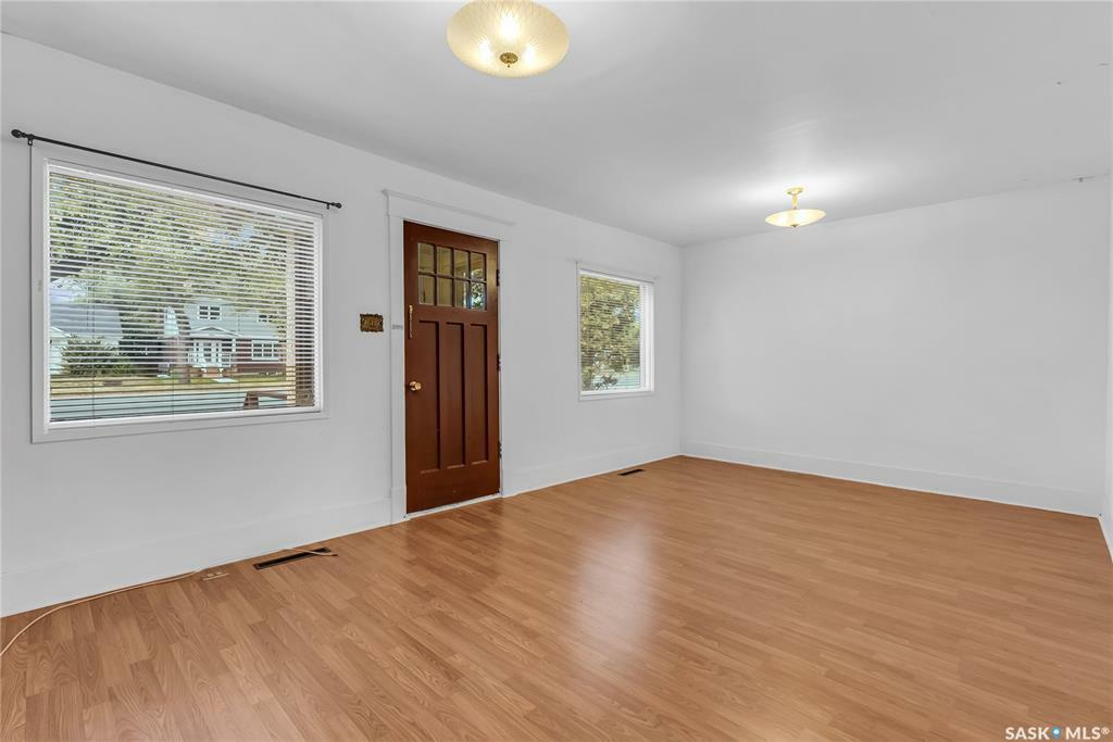 Property Photo:  1503 Broadway Avenue  SK S7H 2B1 