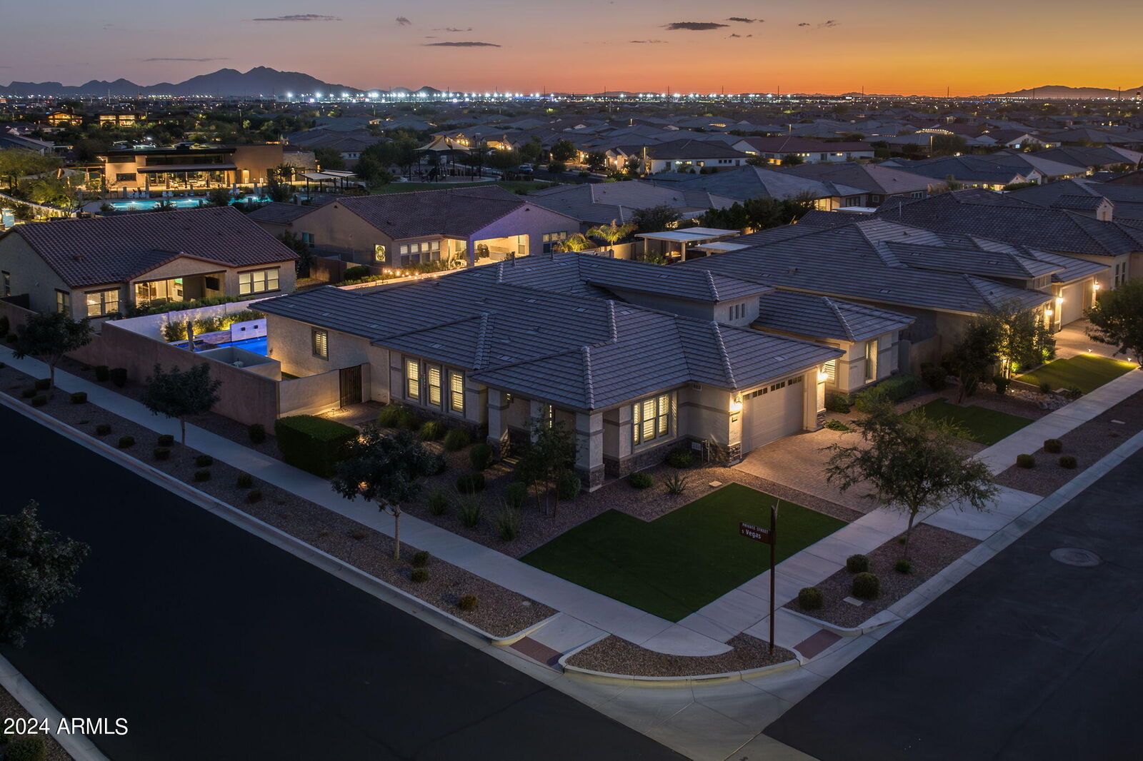 Property Photo: 10555 E Thornton Avenue AZ 85212