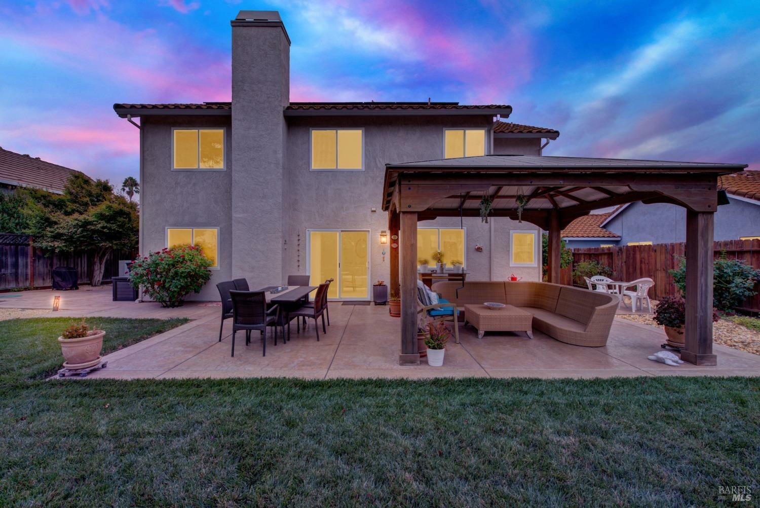 Property Photo:  706 Fox Hollow Way  CA 95687 