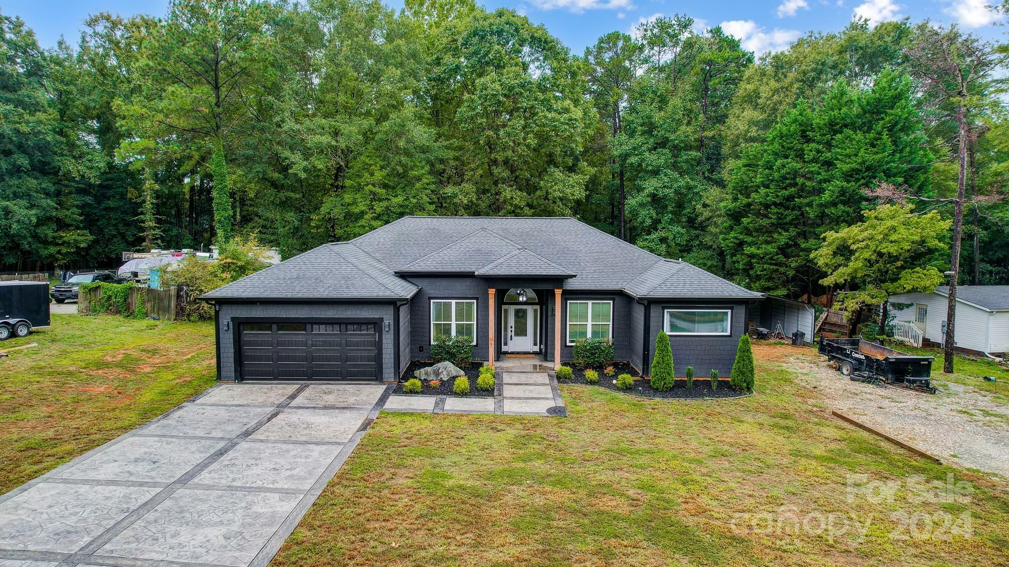 Property Photo:  4114 Eagle Chase Drive  NC 28216 