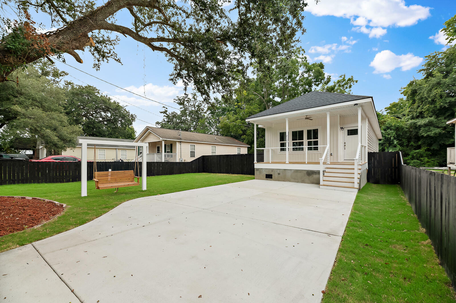 Property Photo:  2121 Target Street  SC 29406 