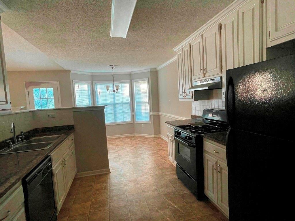 Property Photo:  10119 Commons Way  GA 30238 