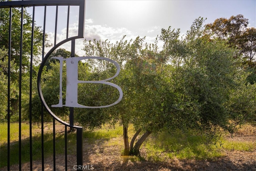 Property Photo:  6944 Union Road  CA 93446 