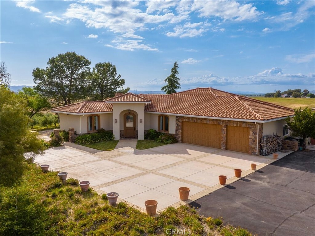 Property Photo:  6944 Union Road  CA 93446 