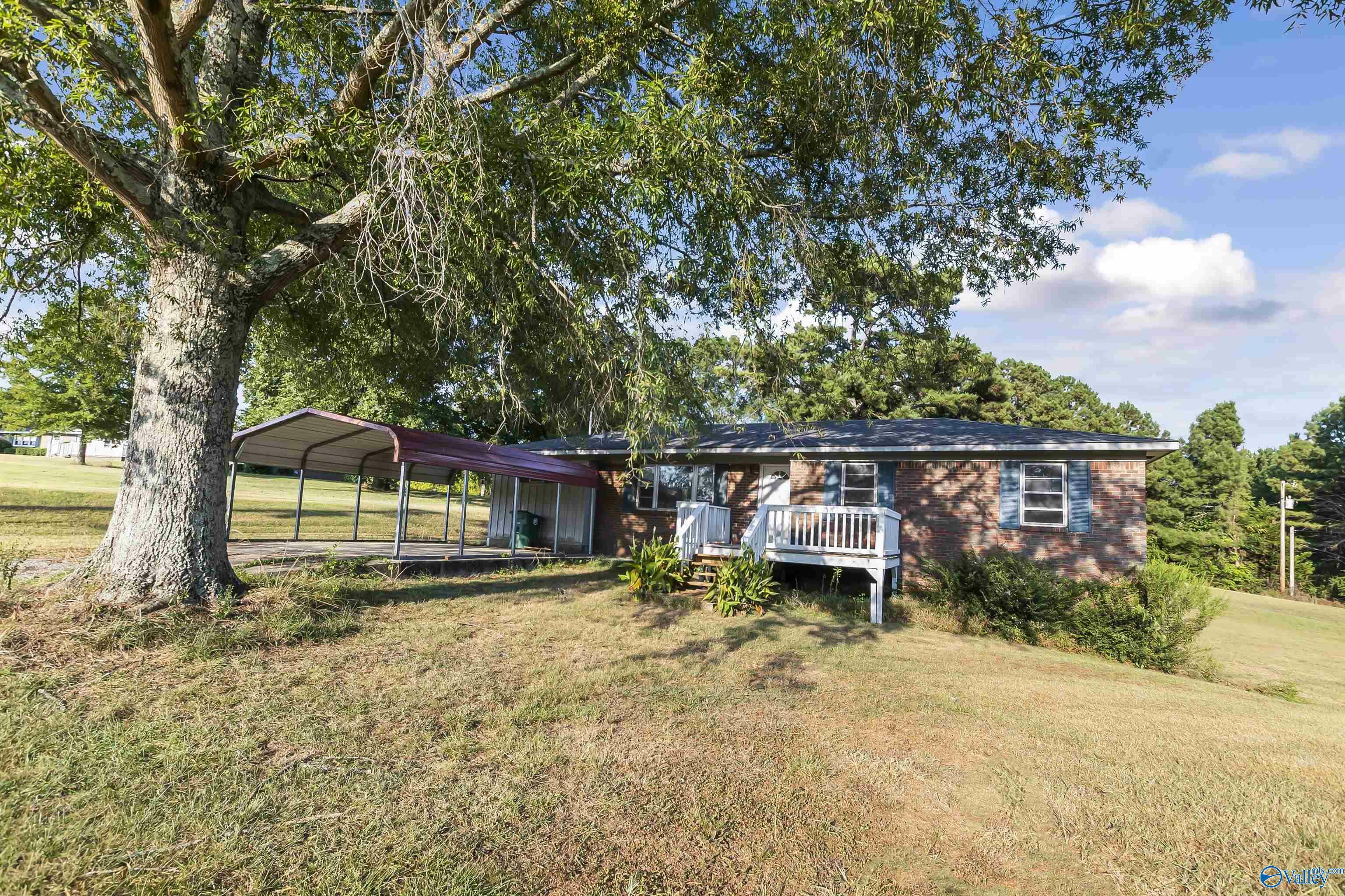 Property Photo:  10 County Road 1188  AL 35057 