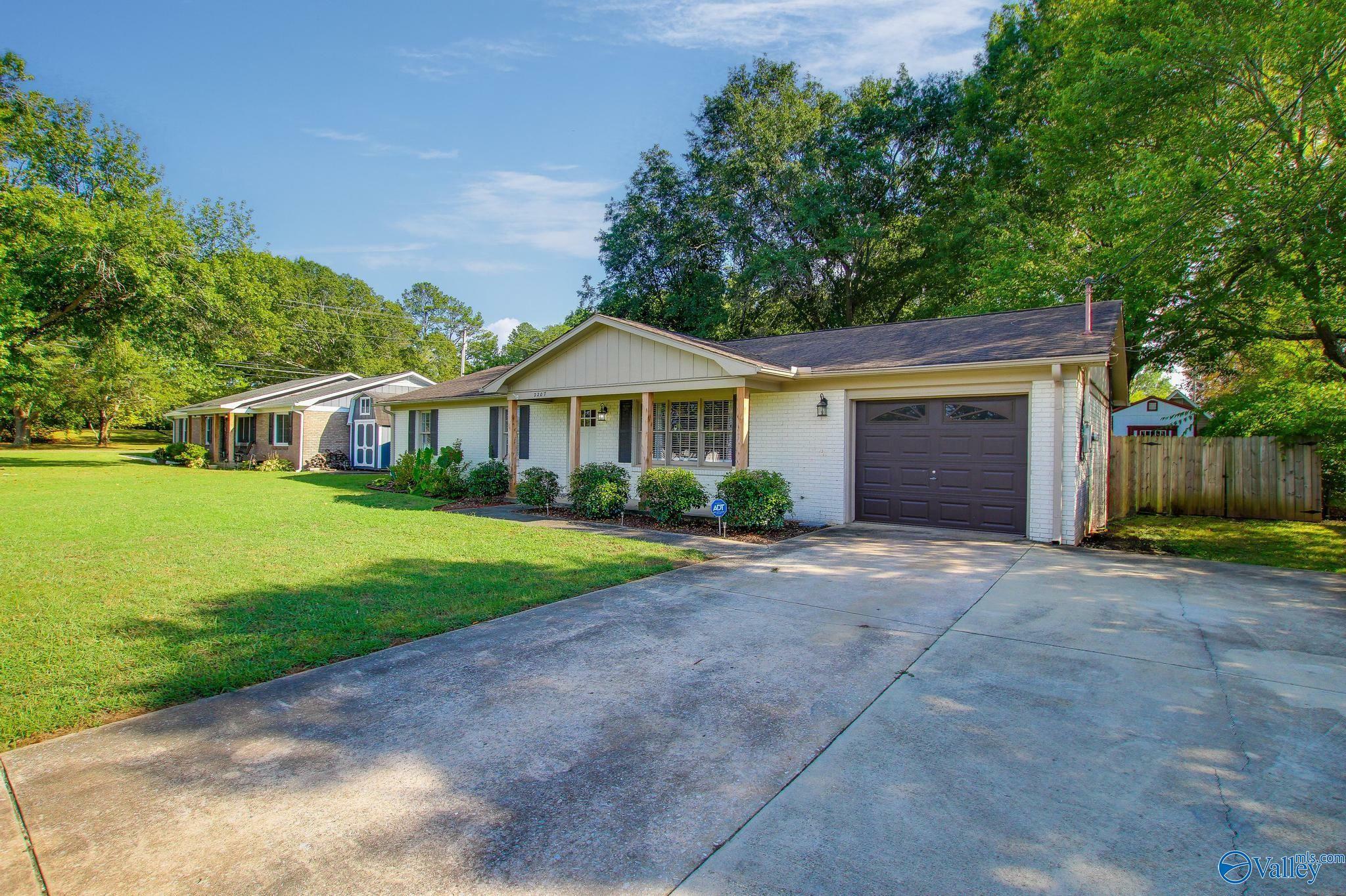 Property Photo:  2207 8th Street SE  AL 35601 