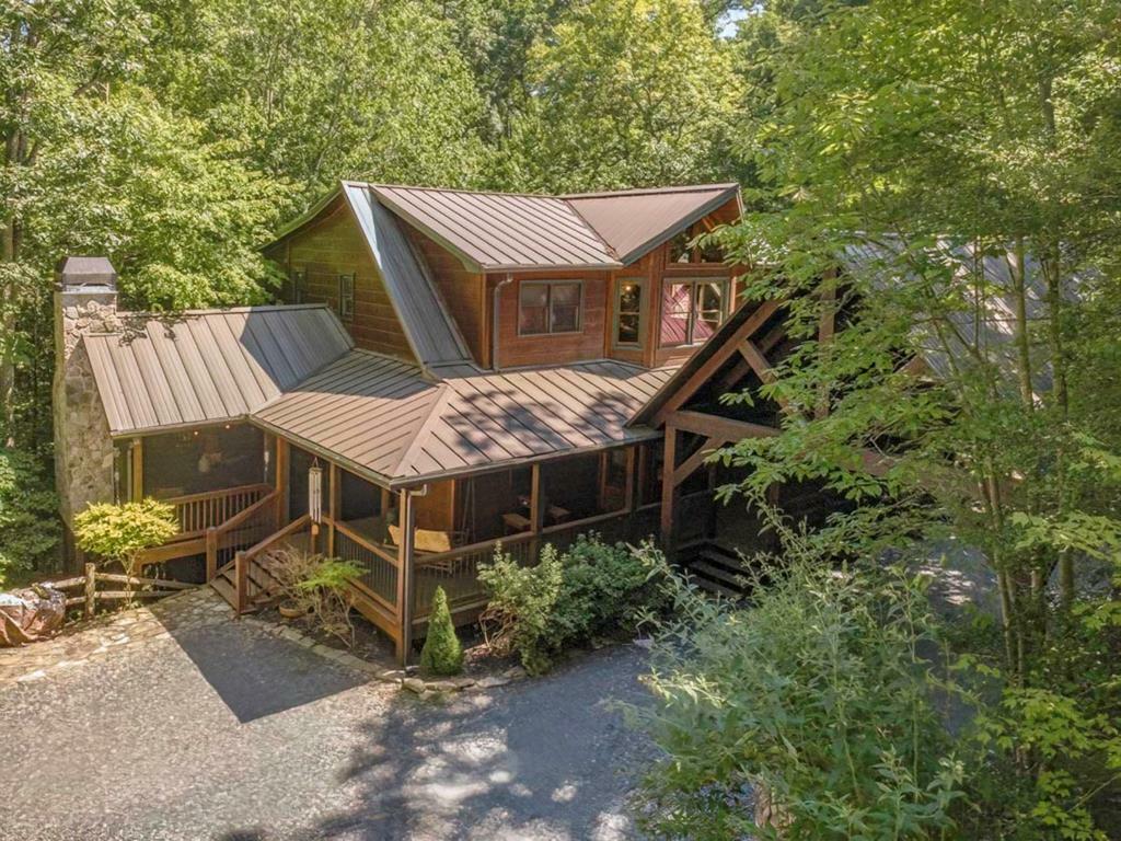 112 N Hiawatha Trail  Blue Ridge GA 30513 photo