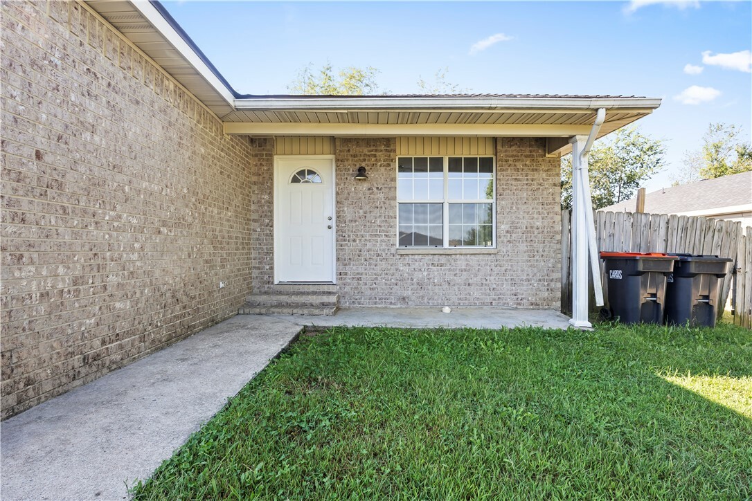 Property Photo:  2831 Stagecoach Avenue  AR 72764 